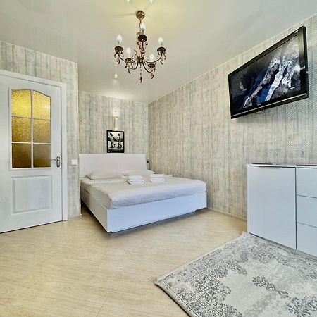 Apartpoltava Смак Італії У Самому Центрі Полтави , Білосніжна Студія В Новобудові, Банківський Чек Ngoại thất bức ảnh